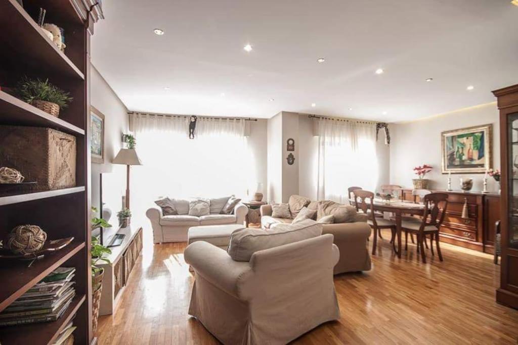 Apartamento + Parking En El Centro De Картахена Екстериор снимка