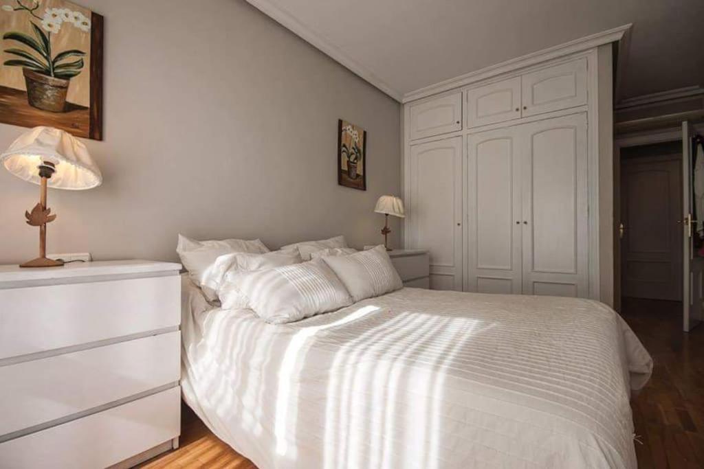 Apartamento + Parking En El Centro De Картахена Екстериор снимка